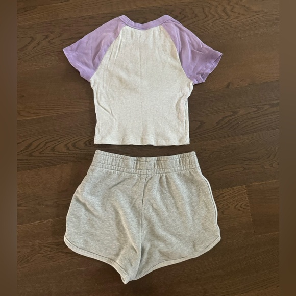 **SOLD** Youth Aritzia clothing lot bundle - 8 pieces in size XXS. - Picture 13 of 16